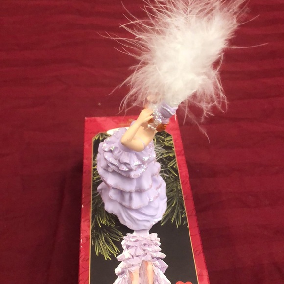 I Love Lucy Gets in Pictures Ornament - Picture 6 of 13